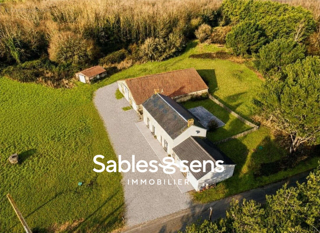 Maison à TALMONT-SAINT-HILAIRE