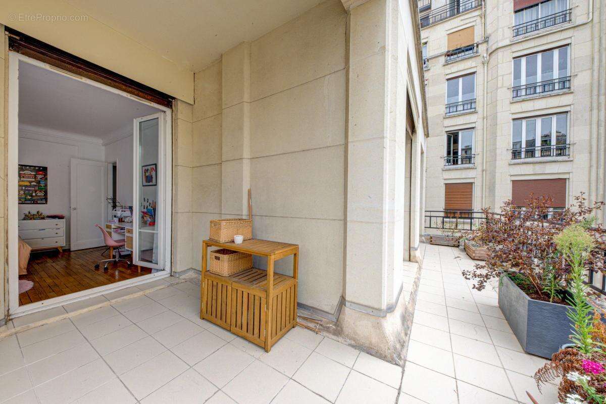 Appartement à PARIS-15E