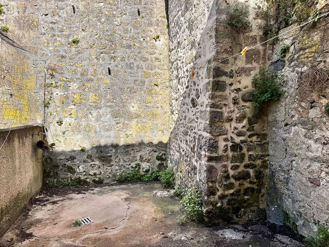 Maison à TONNAY-CHARENTE
