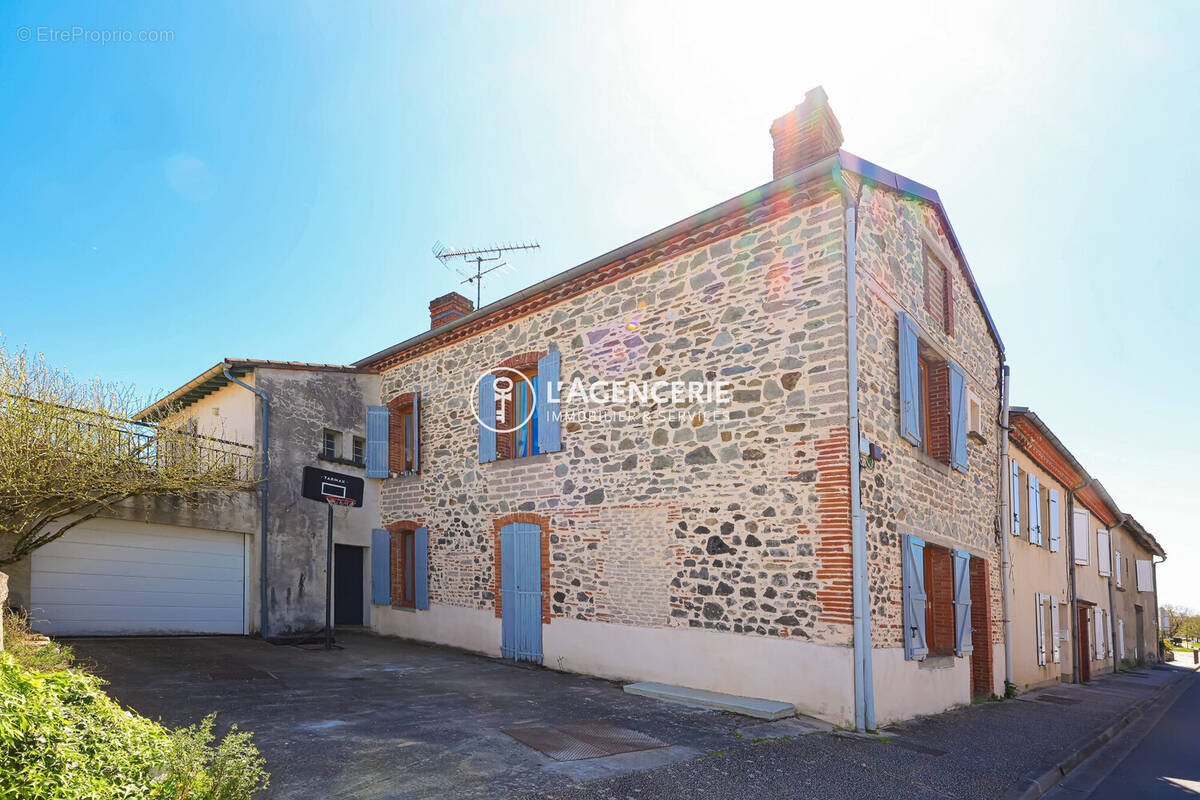 Maison à LESCURE-D'ALBIGEOIS