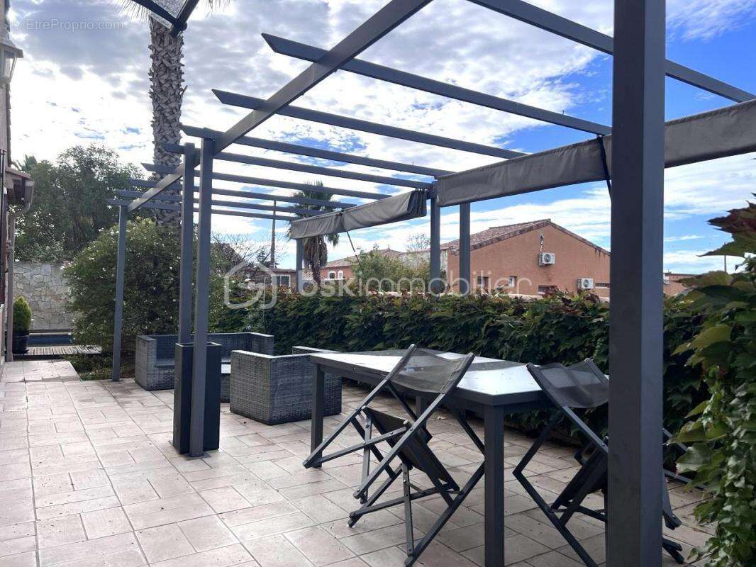 Au calme sans vis à vis, villa F5 4 chambres de 127m2 sur 440 m2 de terrain Piscine Garage - photo 16