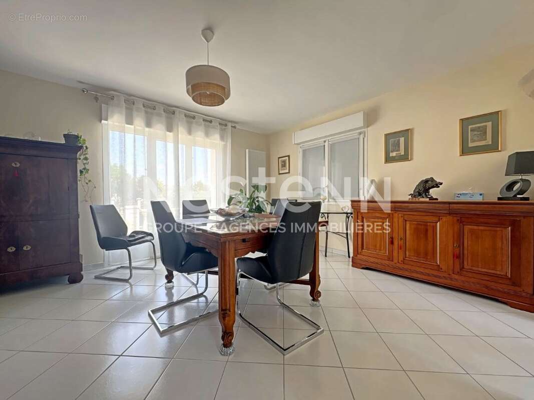 Maison de plain pied 5 pièces à vendre à Cernay-lès-Reims - Calme et Confort - photo 4