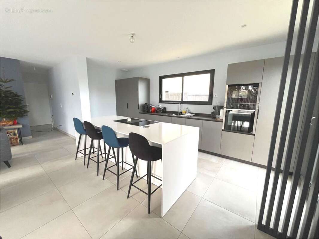 Maison à SAINT-DIDIER-DE-FORMANS