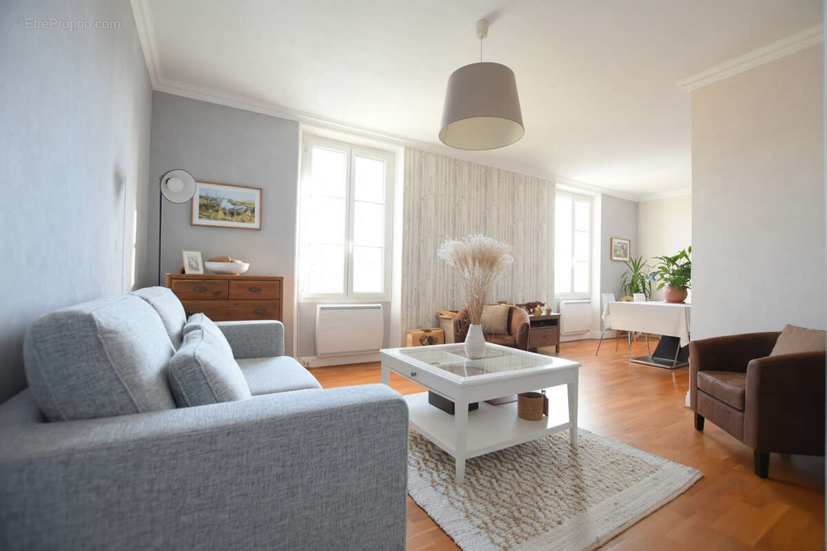Appartement à LES ESSARTS-LE-ROI