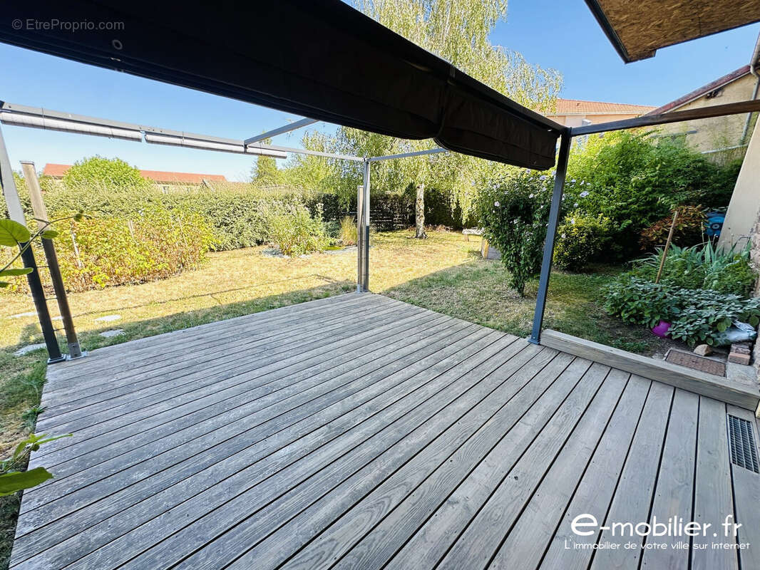 Maison 138 m² à Belmont-De-La-Loire  - photo 2