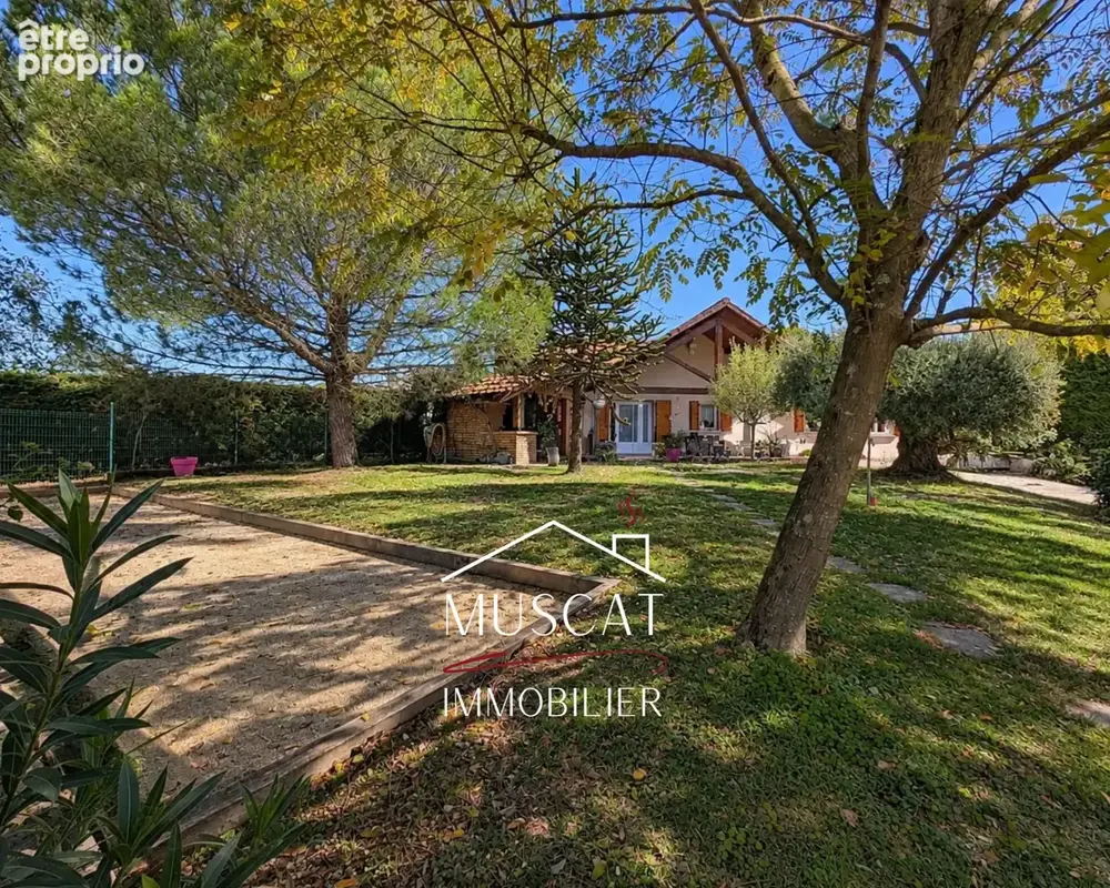 MURS-ET-GELIGNIEUX - Maison de plain-pied - dépendance de 210m2 - double garage - jardin - terrasse - photo 2