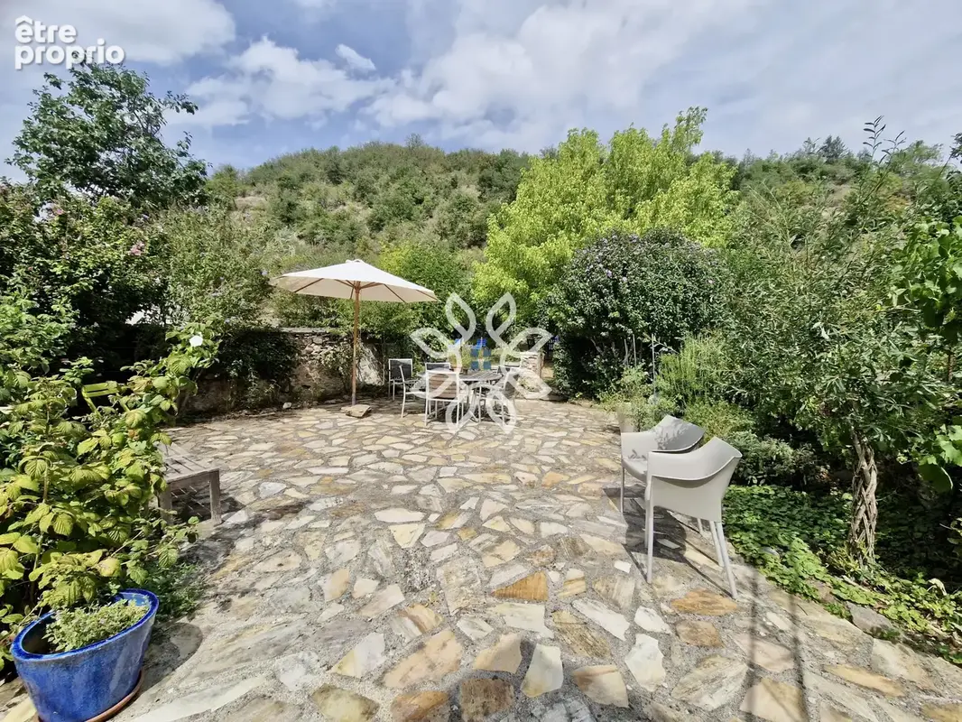 Maison 102m2  avec terrasse et jardin au coeur de Blesle - photo 5