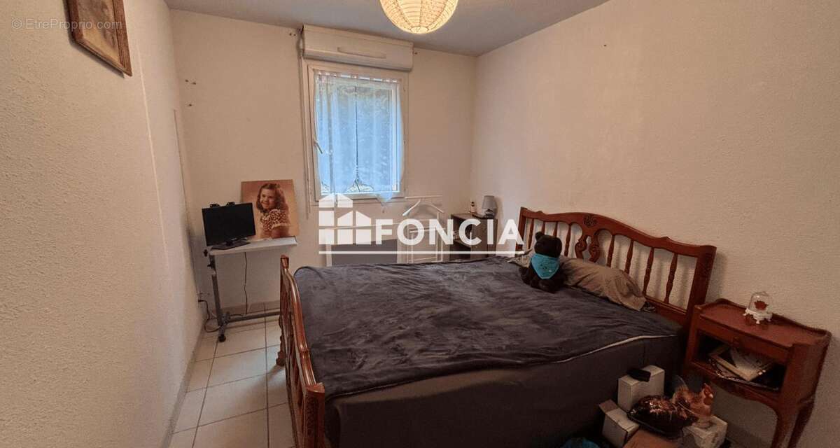 À vendre T3 en rez-de-chaussée à Limoux, résidence sécurisée avec terrasse vue jardin, cuisine équipée, clim, parking. Charges 1 - photo 8