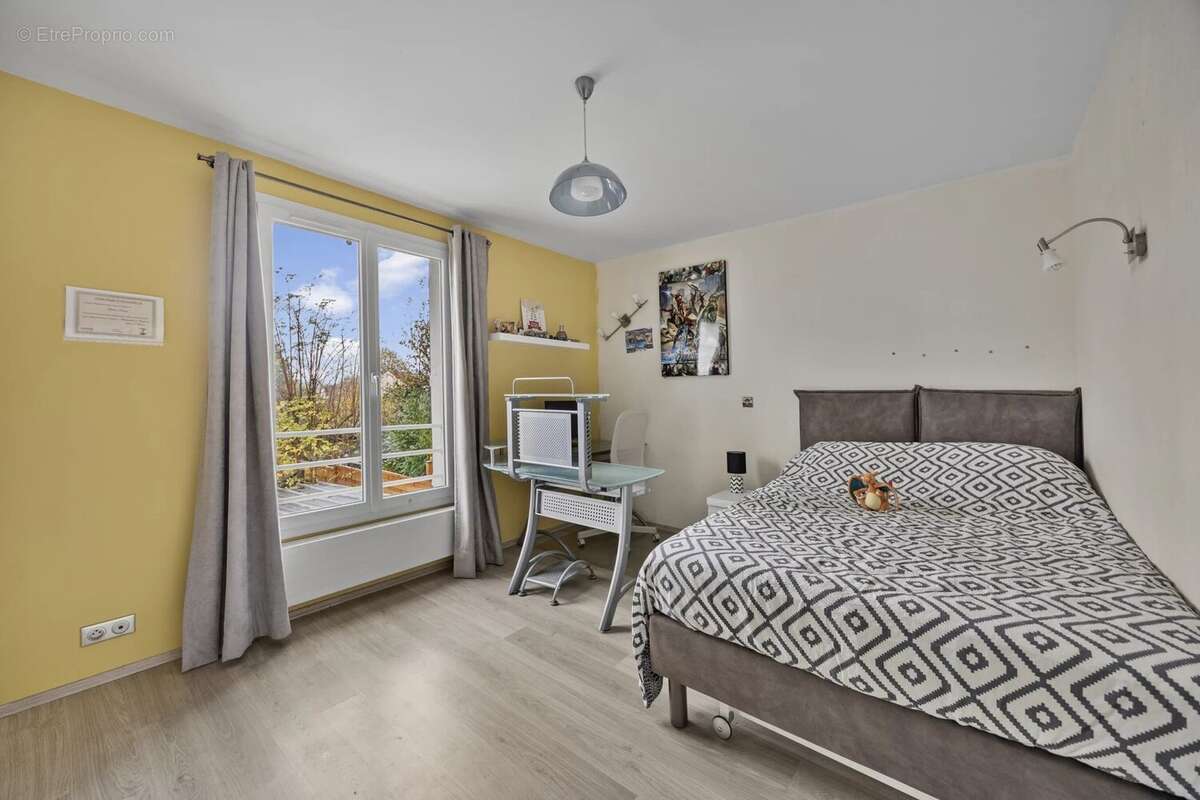 Maison à MONTEVRAIN