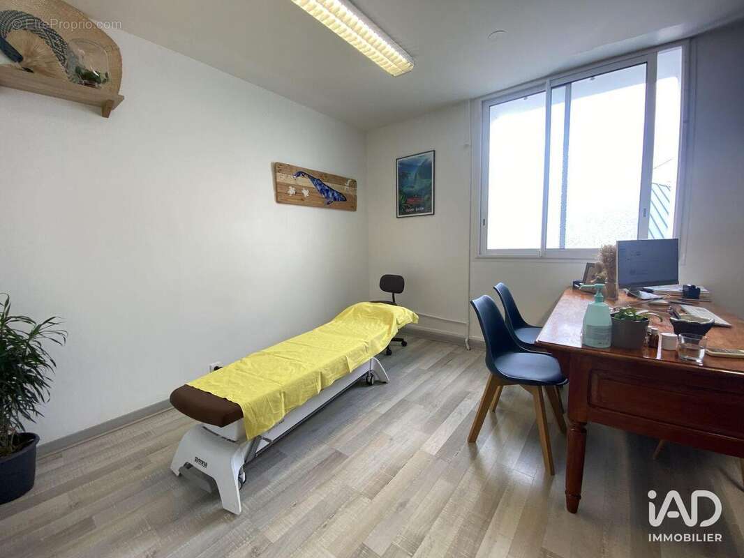 Photo 2 - Commerce à LA POSSESSION