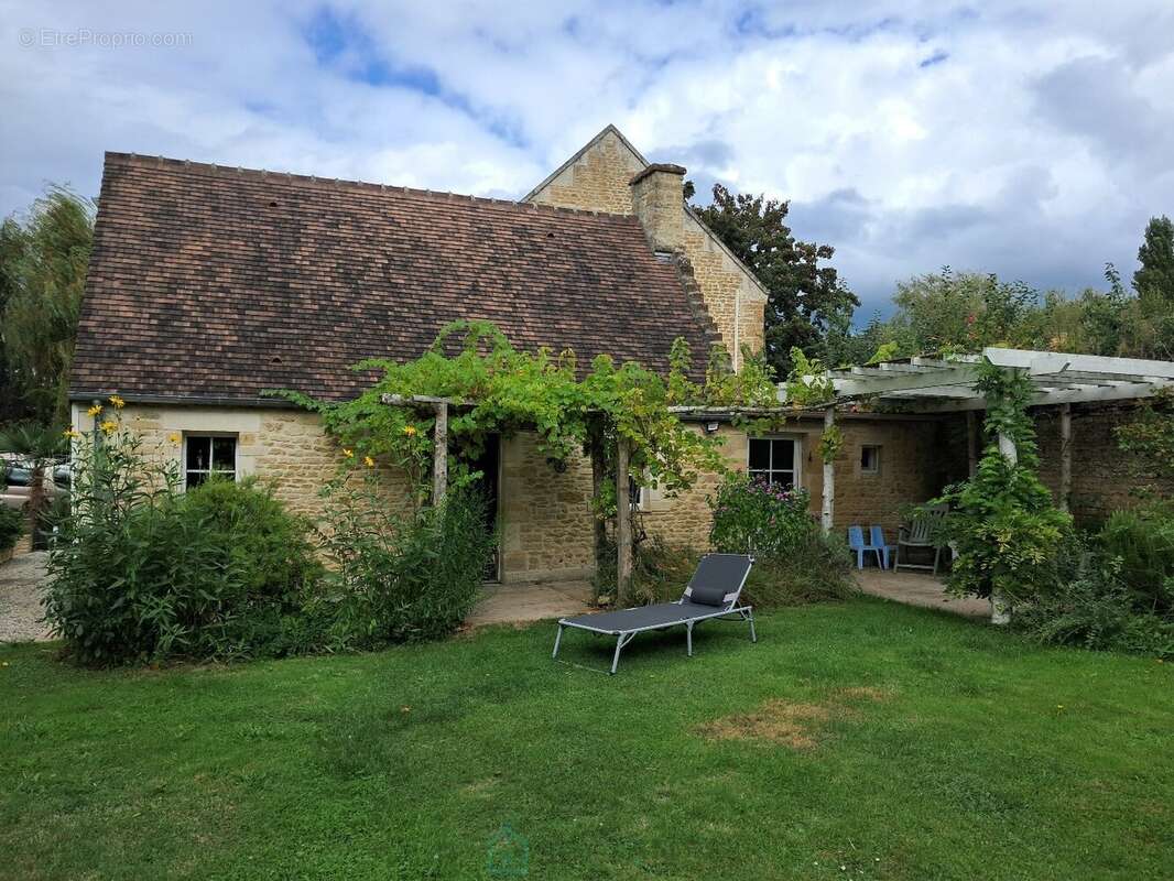 Maison à SAINT-PIERRE-SUR-DIVES