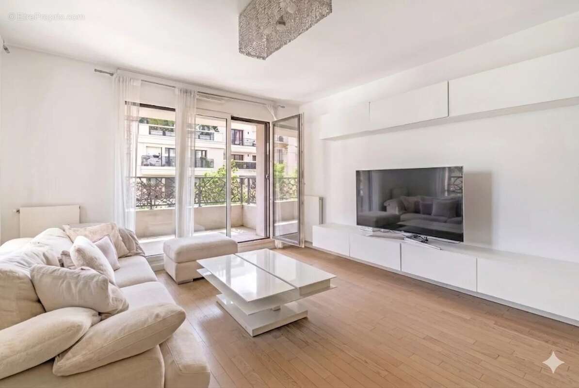 Appartement à LEVALLOIS-PERRET