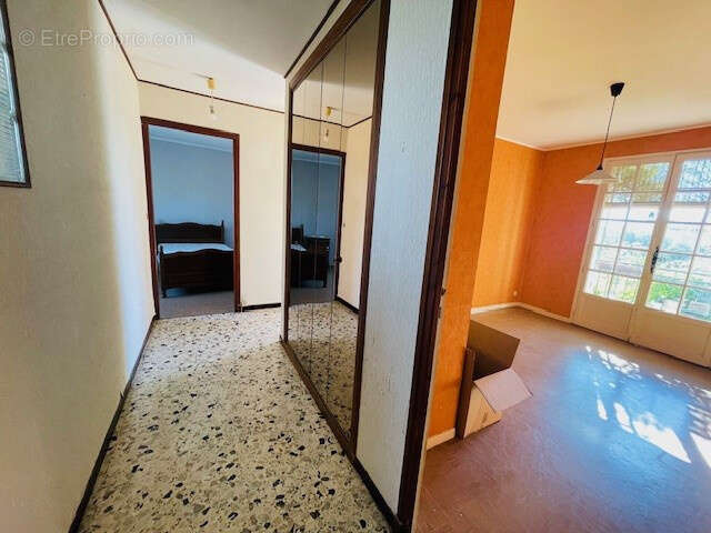 Maison à MONTAREN-ET-SAINT-MEDIERS