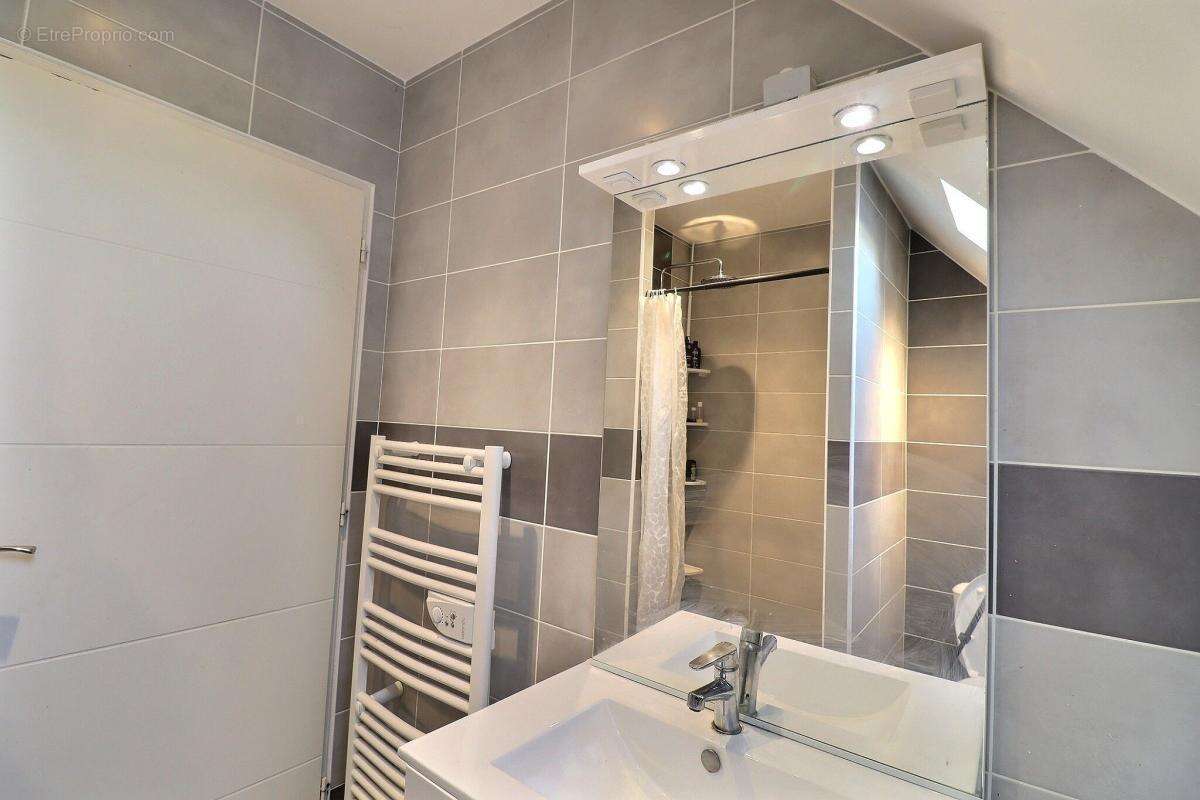 Maison à LES ABRETS