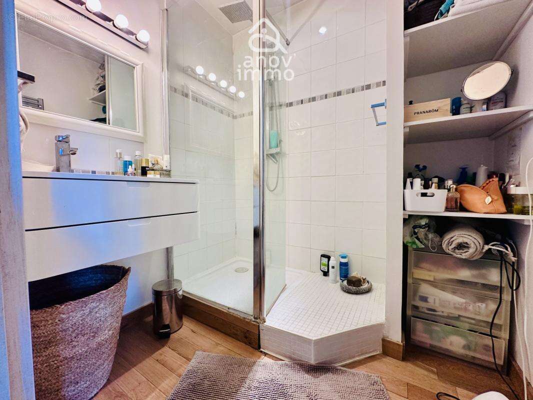 Maison de charme avec jardin intime, terrasse et atelier   E - photo 12