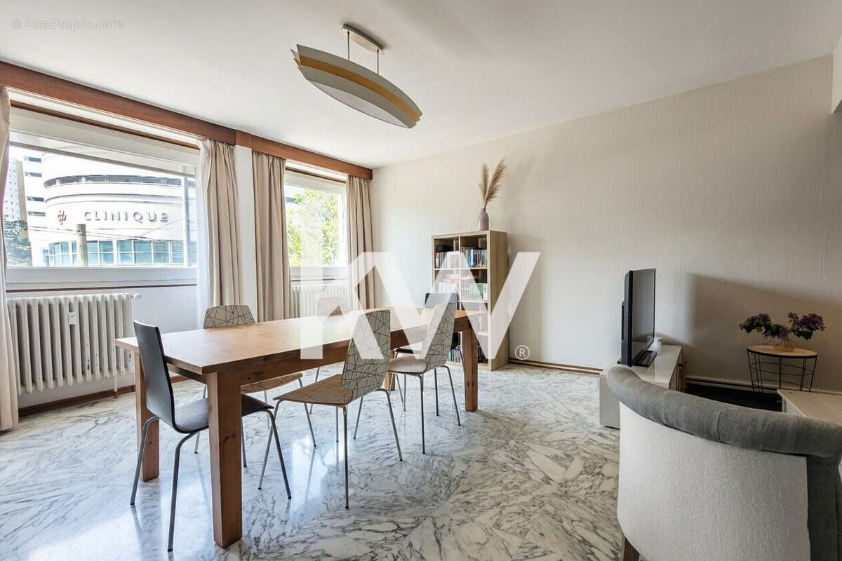 Appartement à SAINT-ETIENNE