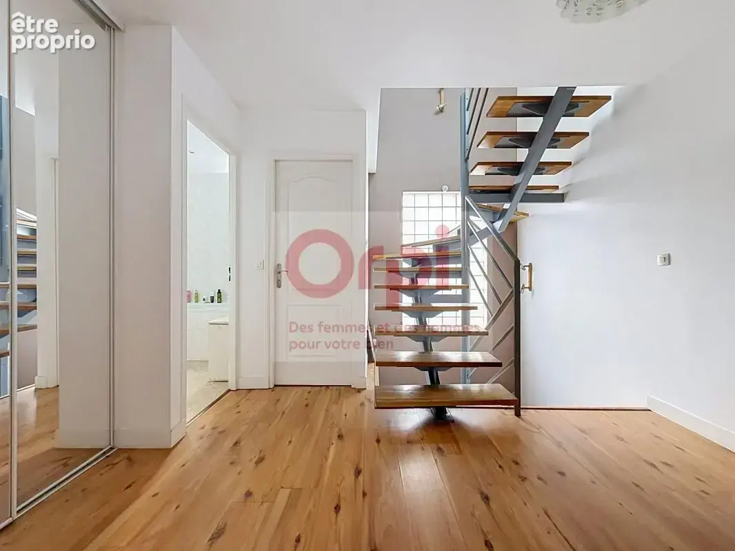 ISSY ST-ETIENNE Maison 5 pièces 4 chambres 133 m² - photo 8