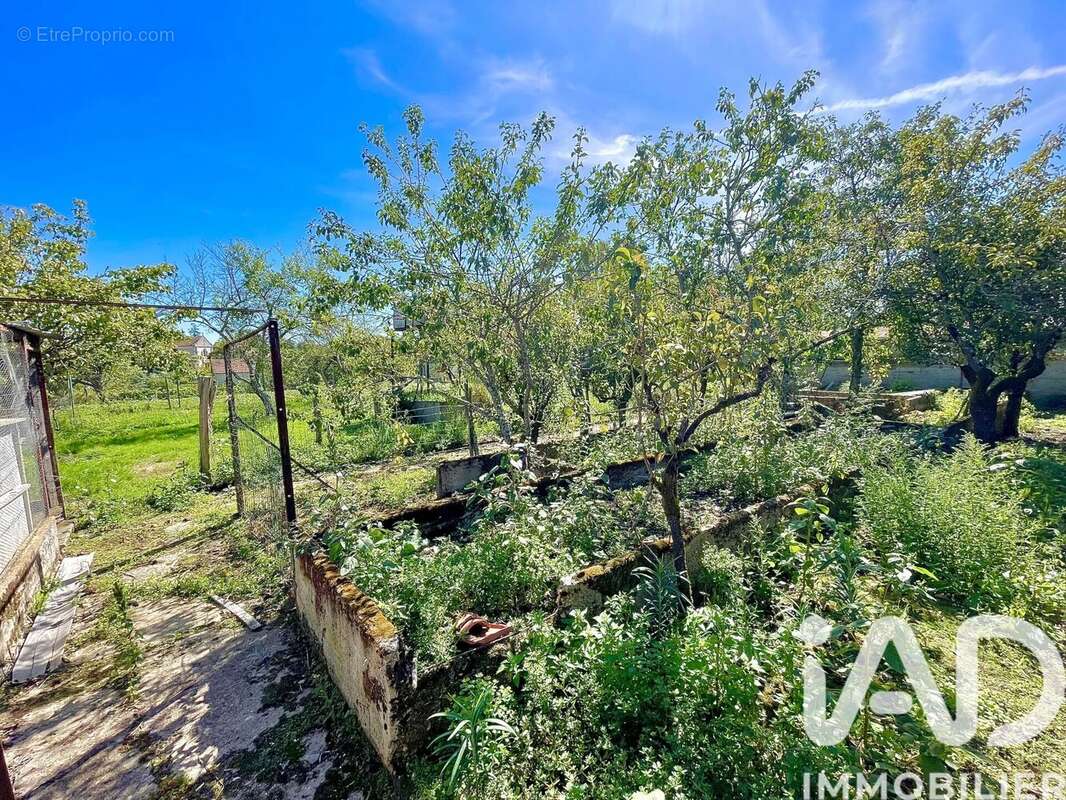 Photo 6 - Terrain à LATHUS-SAINT-REMY