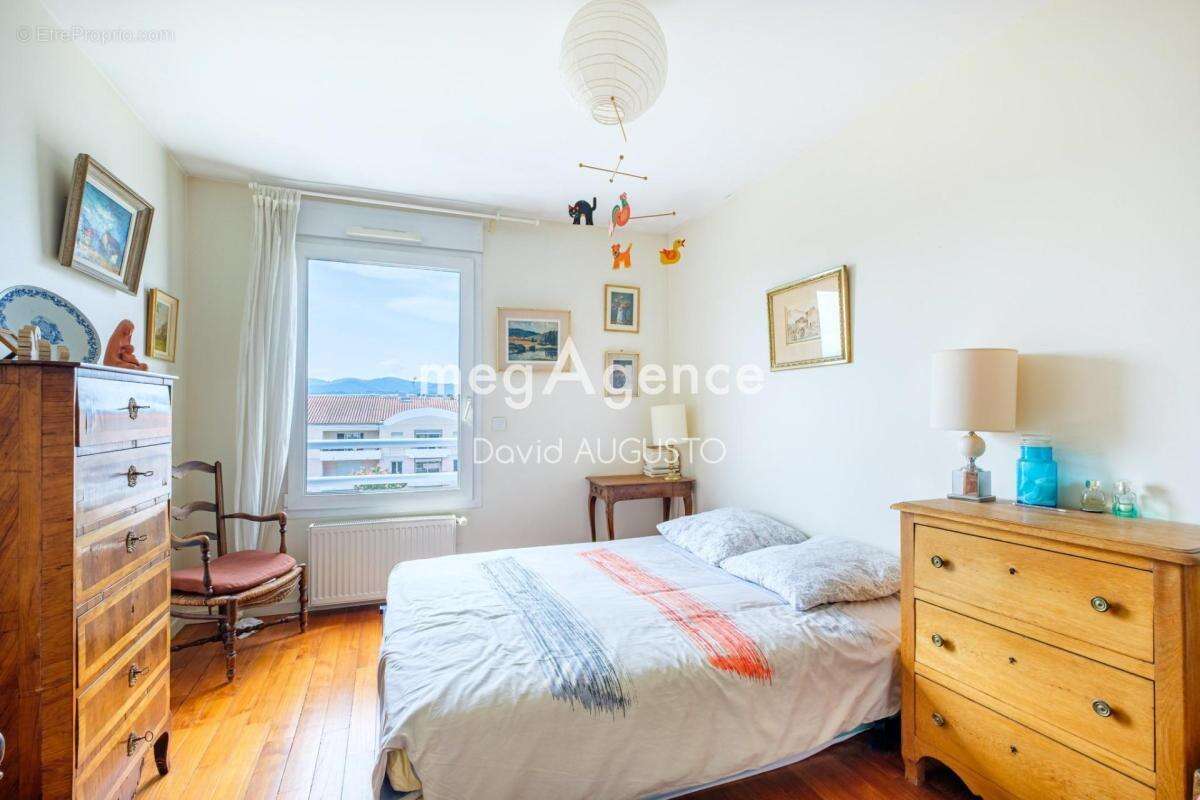 Appartement à CRAPONNE