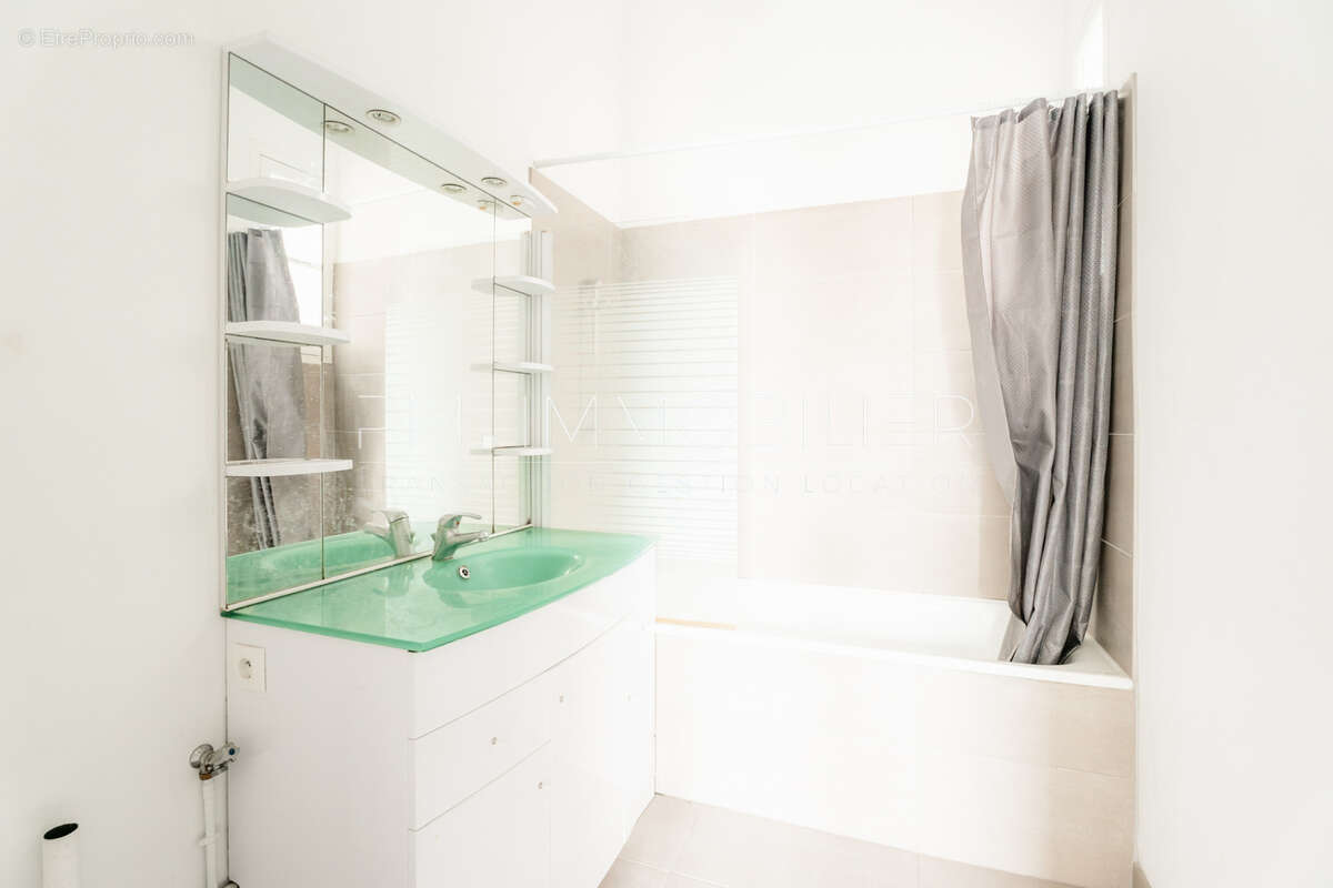 Appartement à MARSEILLE-4E