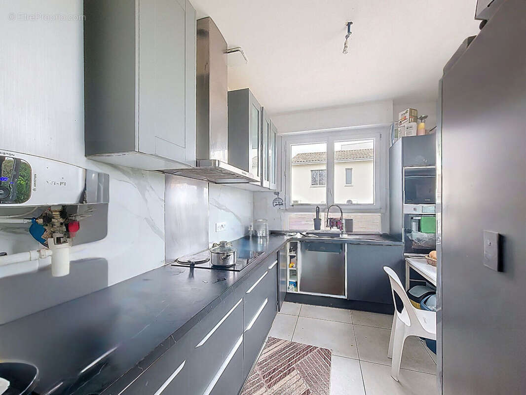 Maison à rénover offrant un beau potentiel d'aménagement - photo 2