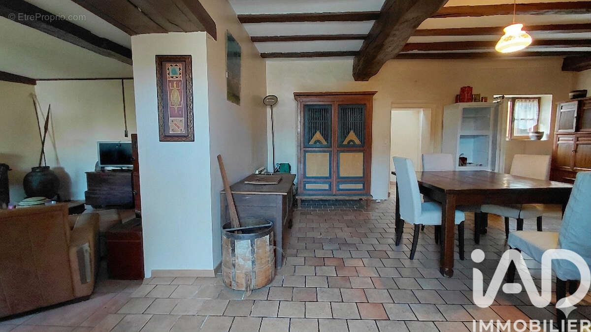 Maison 126 m² à Saint-Leger-Magnazeix  - photo 2