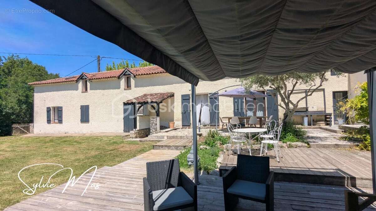 Maison à MONTAYRAL