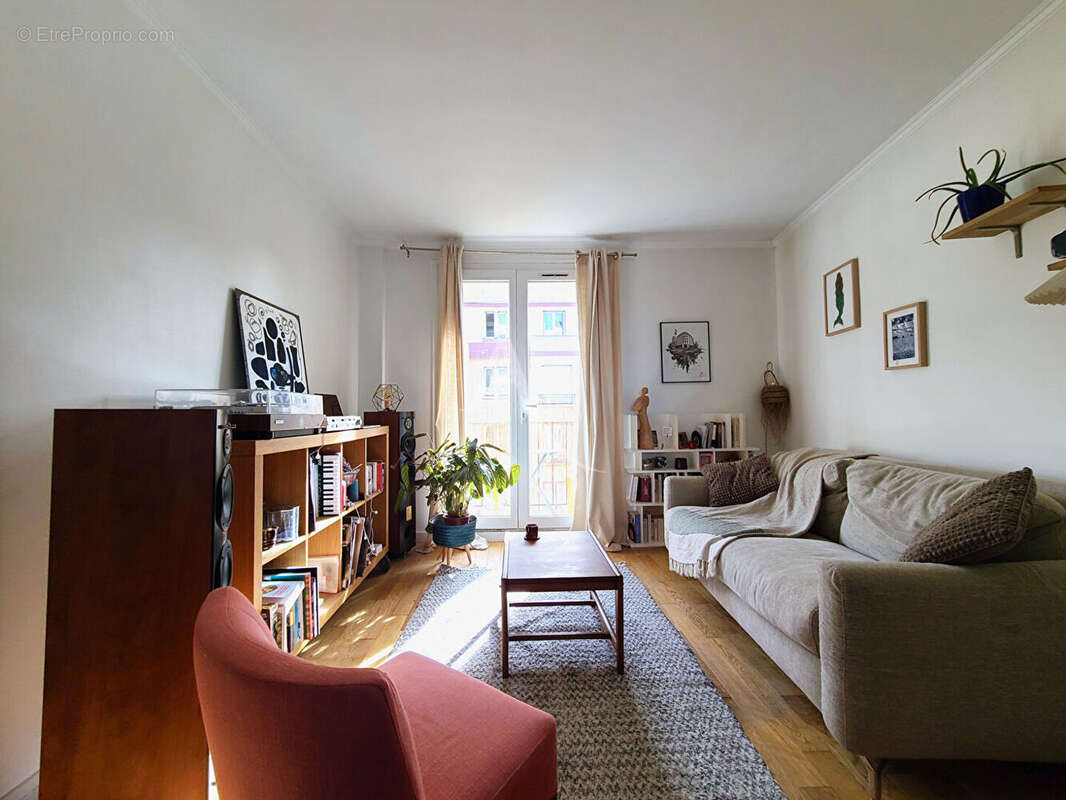 Appartement à AUBERVILLIERS