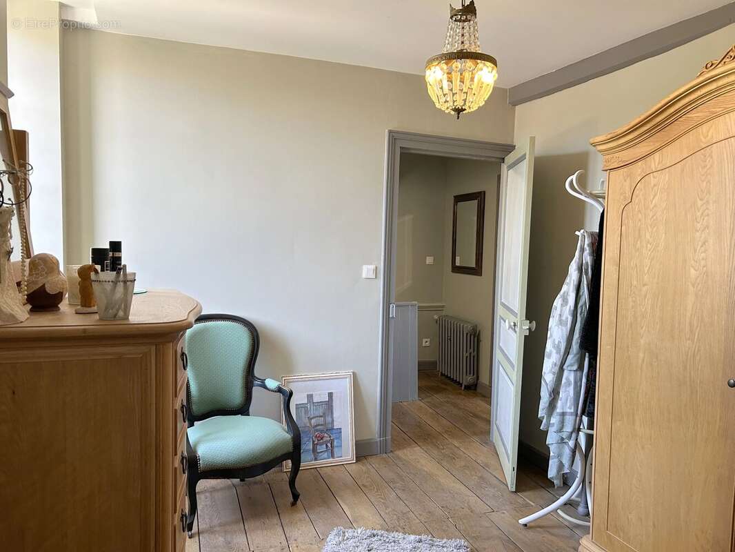 Maison à LA TOUR-BLANCHE