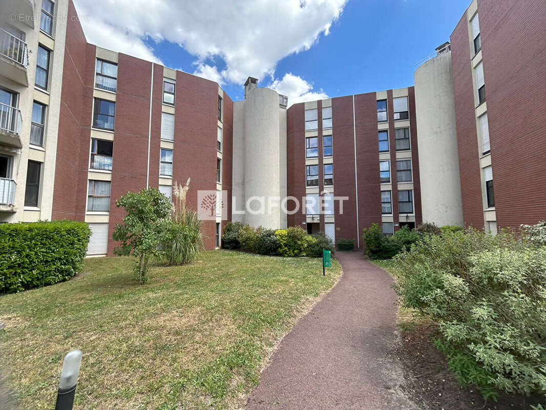 Appartement à VERNEUIL-SUR-SEINE