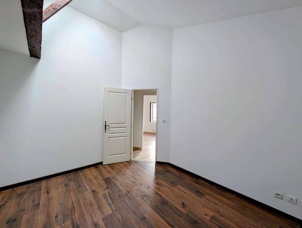 Appartement à CAZERES