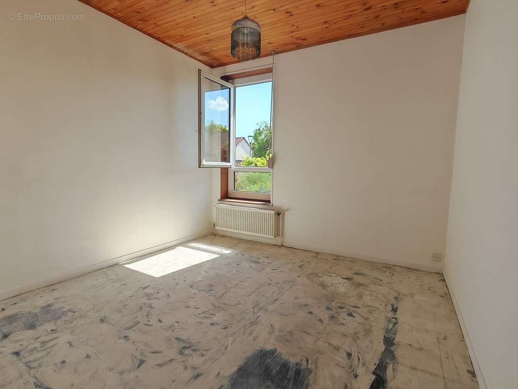 QUETIGNY, maison de plain-pied 4 chambres - photo 13