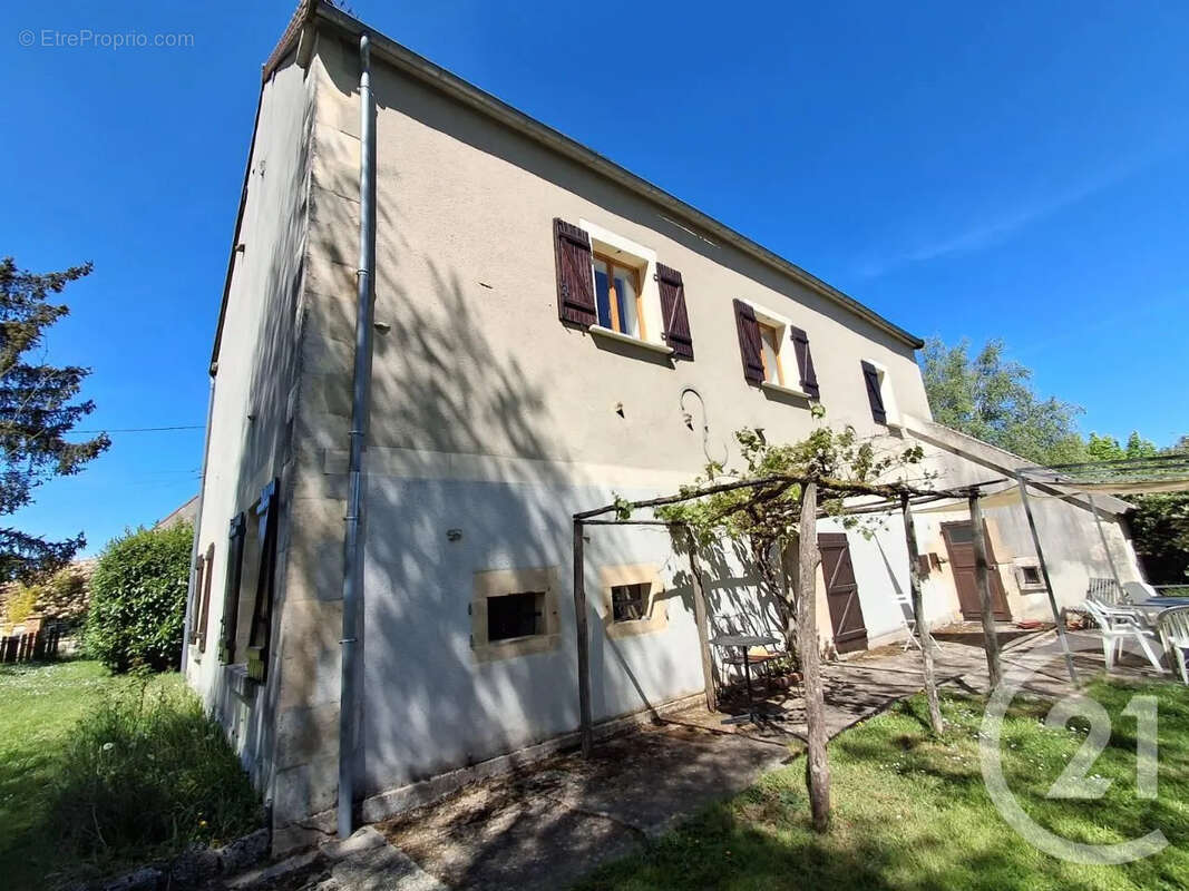 Maison 206 m² à Etais-La-Sauvin  - photo 13