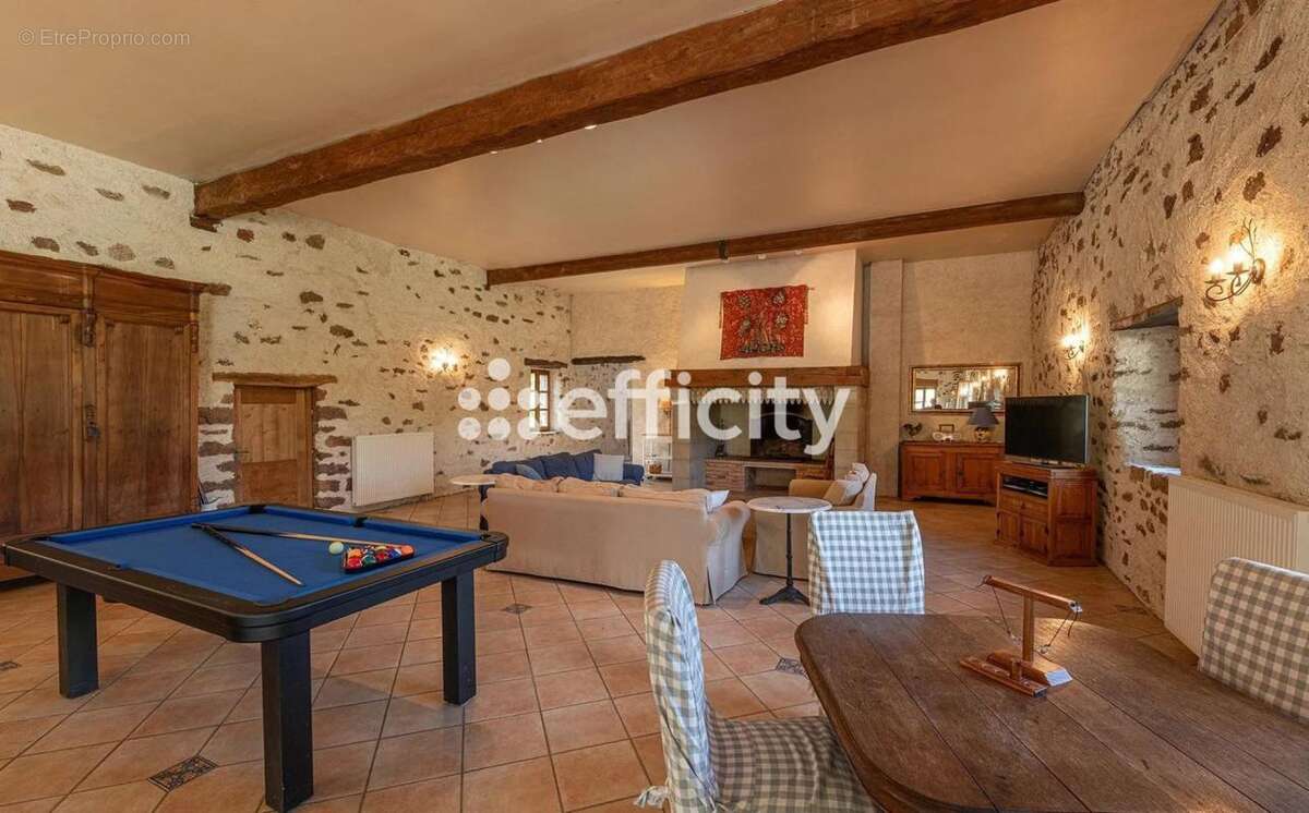 Maison 678 m² à Saint-Marcel-Campes  - photo 5