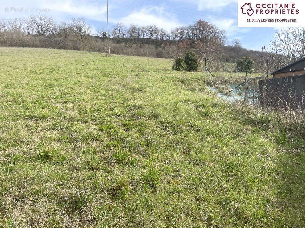 Terrain à LE FOSSAT