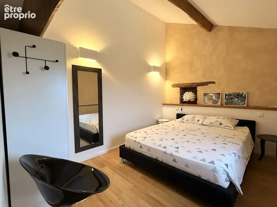 Exceptionnelle maison en pierre rénovée avec quatre chambres et piscine chauffée - photo 12