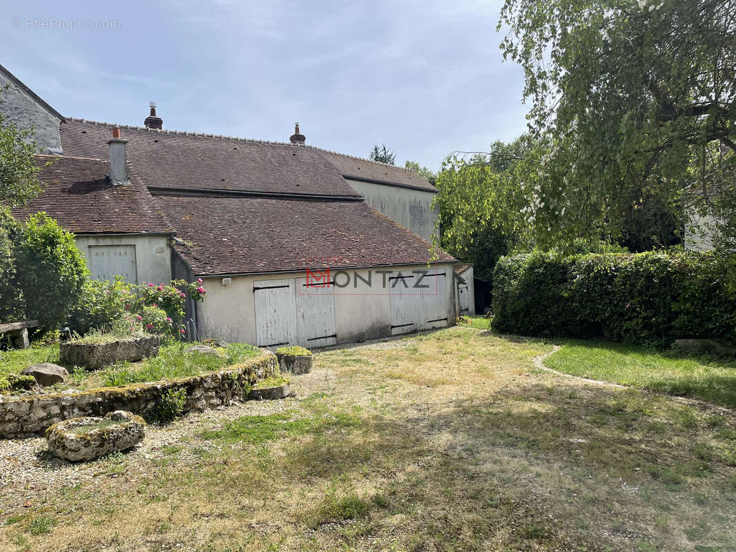 Maison à LESCHEROLLES
