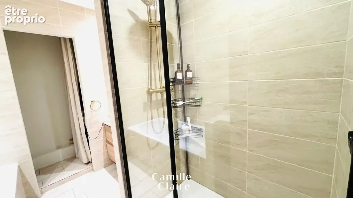 Dernier étage en plein cœur d'Aix EN PROVENCE : Appartement  T2/ T3 de 55 m2 rénové  Idéal location saisonniè - photo 7