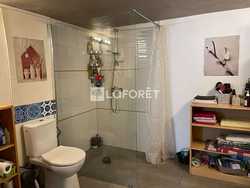 Maison de caractère avec 5 chambres, jardin et deux garages - Rare à la vente - photo 6