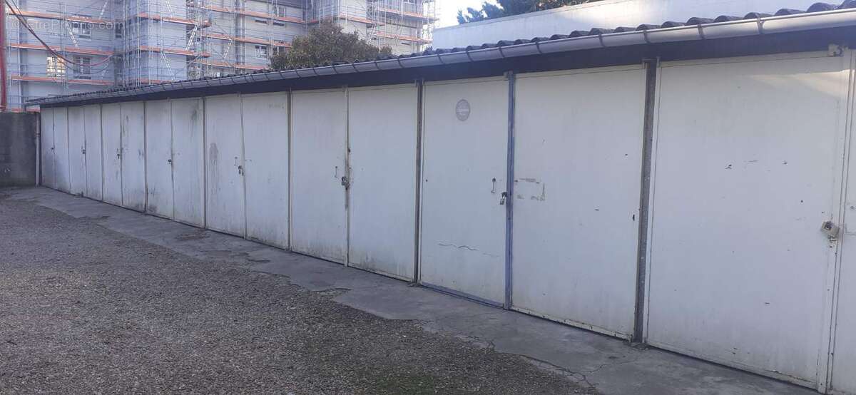 Parking à CHAMPIGNY-SUR-MARNE