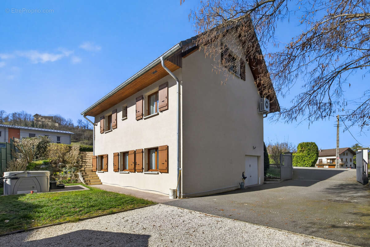 Challes les Eaux - Belle maison de 2007 de 195m2 - Sous-sol complet - photo 20