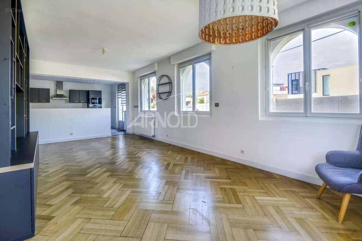 Maison à SAINT-SEBASTIEN-SUR-LOIRE