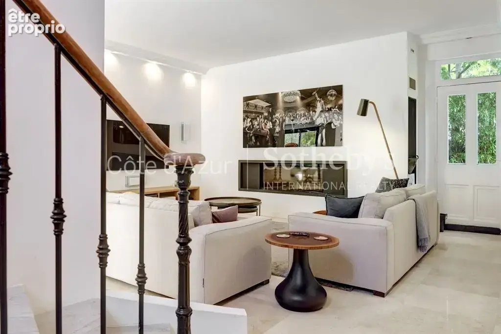 Cannes Californie villa contemporaine rénovée avec piscine chauffée et jardin paysager - photo 7