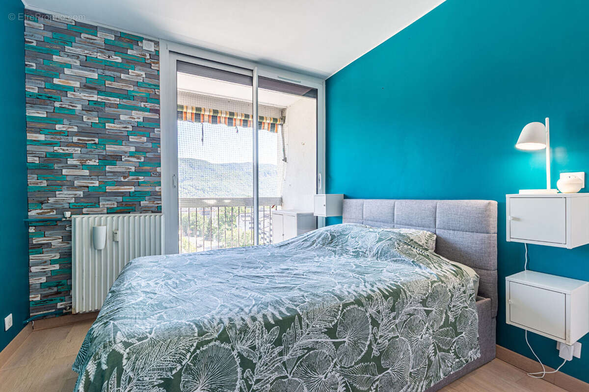Agence immobiliere laforet - exclusivite - "magnolia" - seynod hyper centre - appartement t5 - balcons - cave - garage en option - photo 4