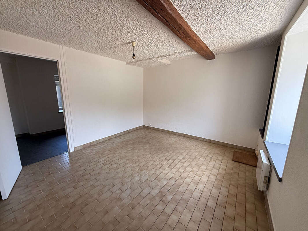 Appartement à VRIGNE-AUX-BOIS