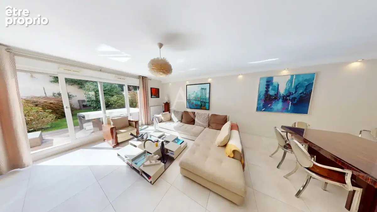 Exclusivité - l'adresse de prestige - maison familiale contemporaine de 161m² (200m² au sol) avec jardin et double garage - photo 1