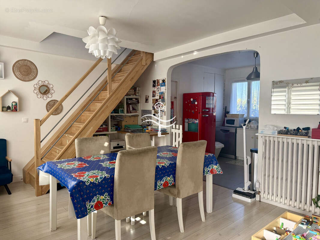 Maison à FLEURY-SUR-ORNE