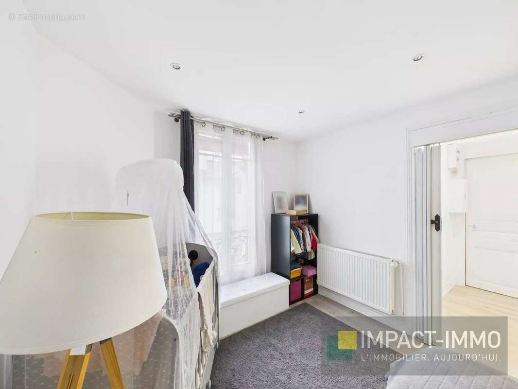 Appartement à COURBEVOIE