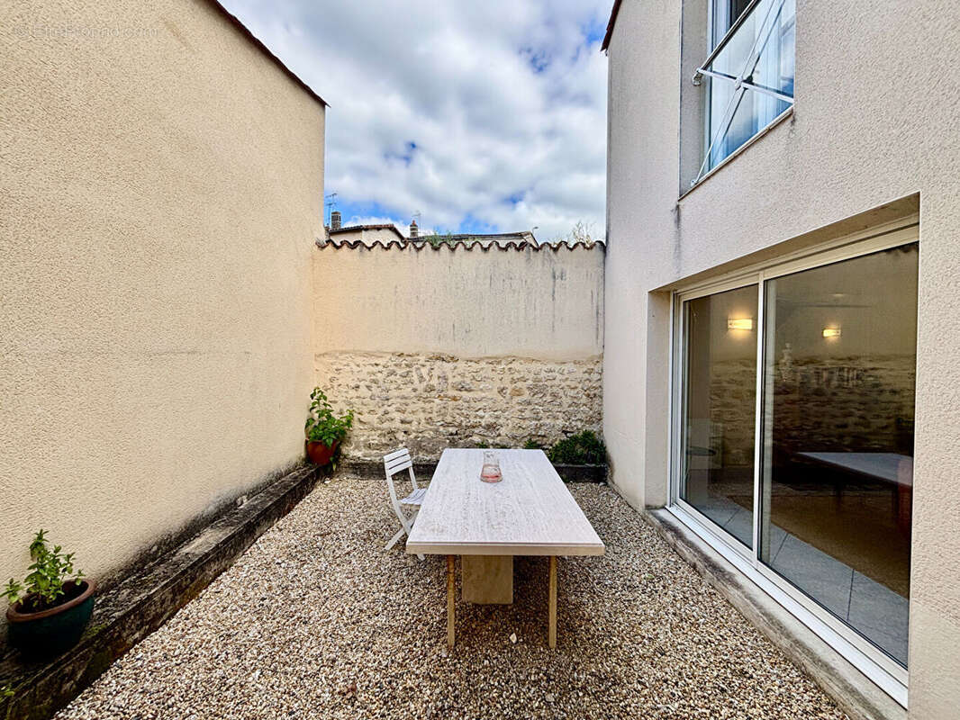 Maison à RUFFEC