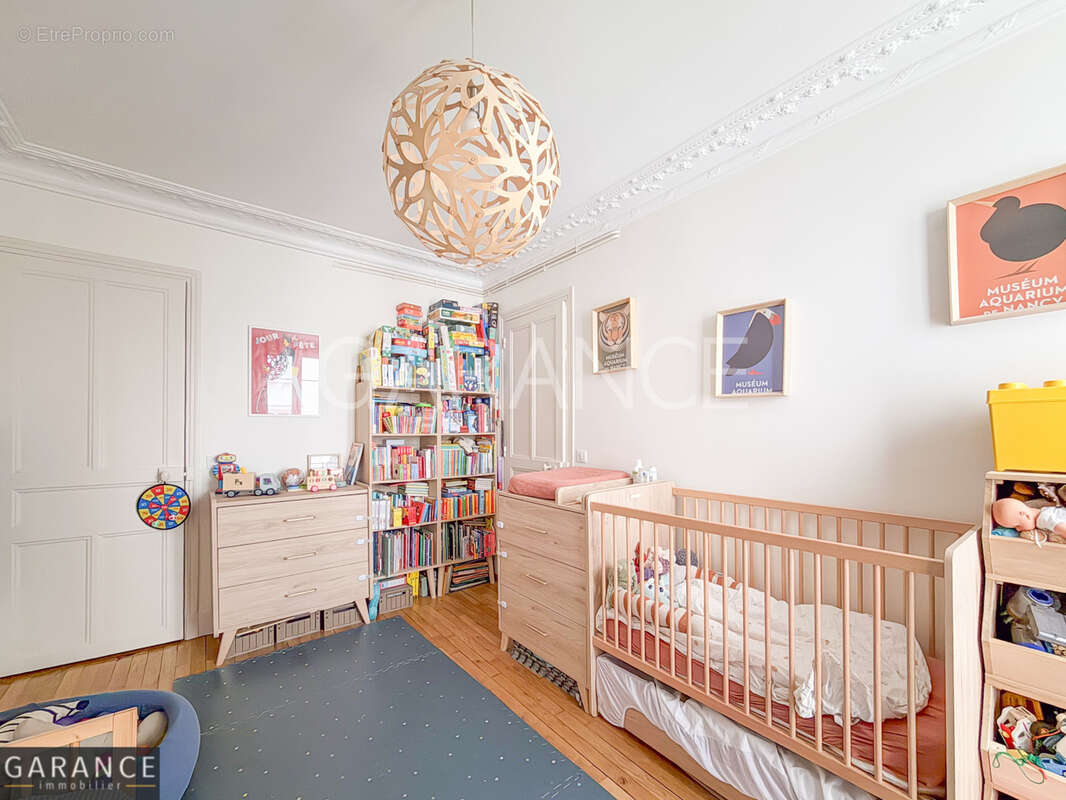 Appartement à PARIS-12E